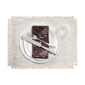 fringed-silver-placemat-with-tablesetting
