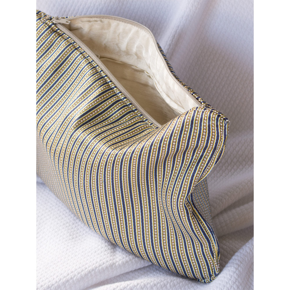 side of pouch