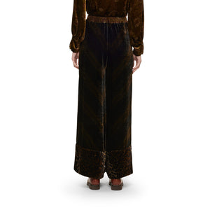 PLM-Kanada-Trousers-velvet-model-back