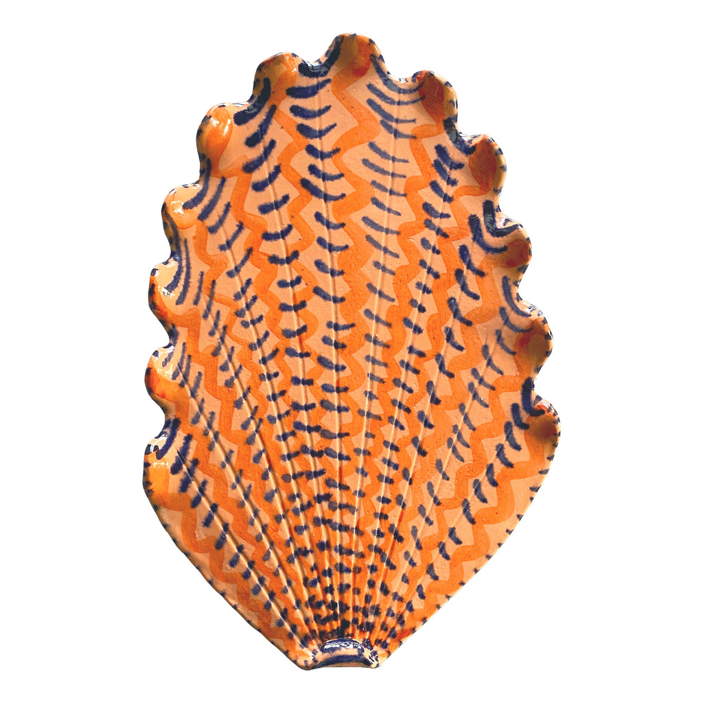 hand painted ceramic shell by South African artist Lucie de Moyencourt