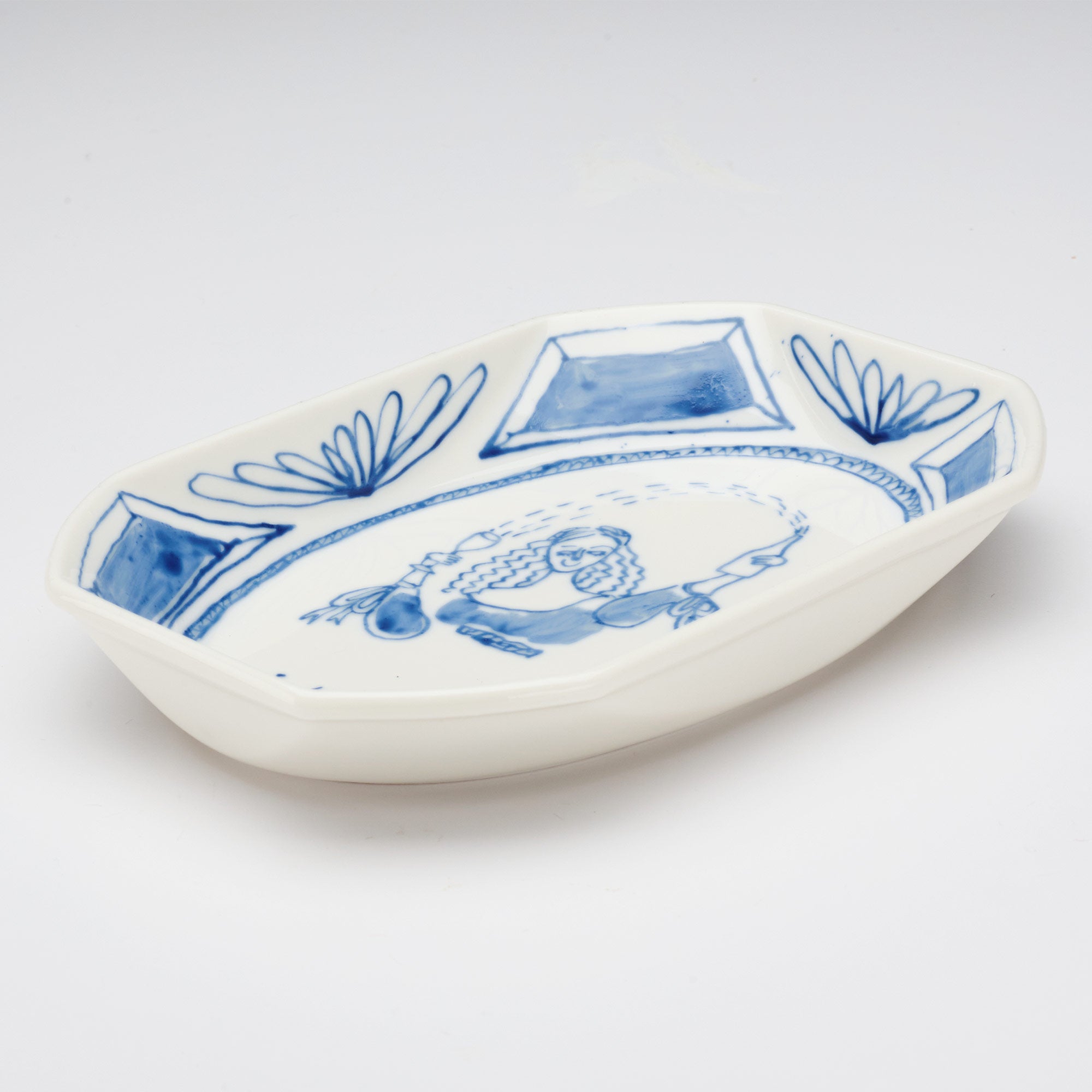 Josephine_Dessin_ceramic_tray_water_design_side_view