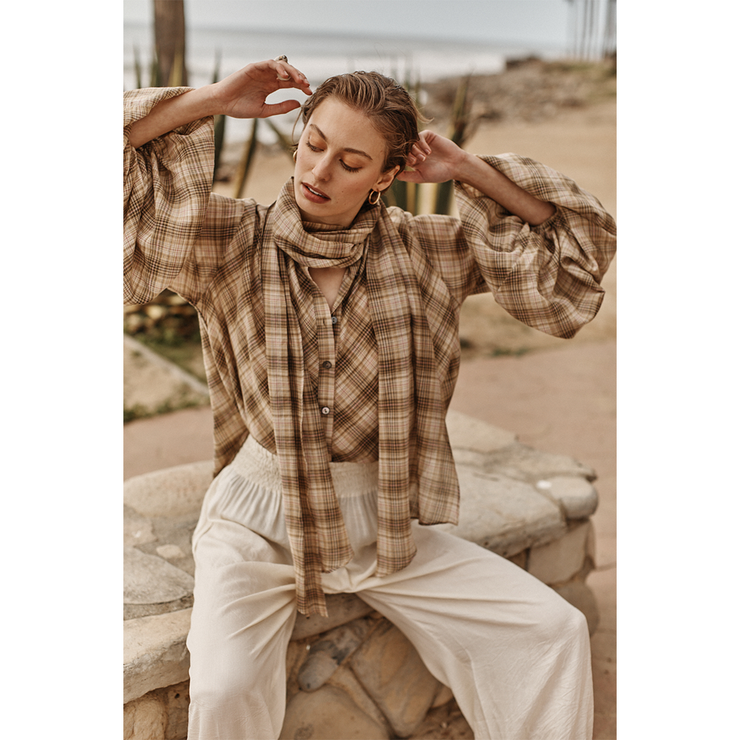 choix-future-primitive-zadie-shirt-camel-plaid-modeled-2