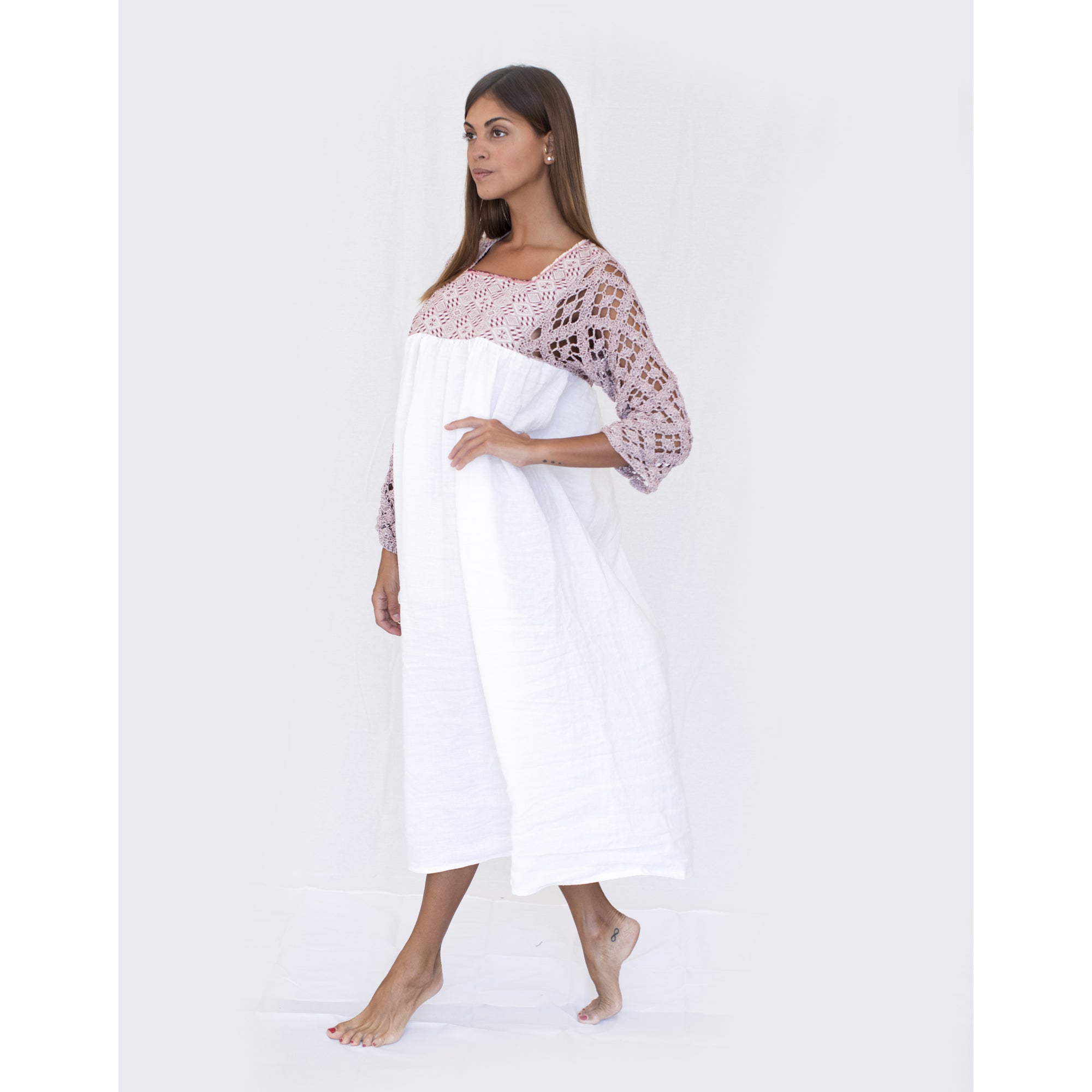 Nina Leuca White Linen Dress with Pink Lurex Sleeve Choix Nina Leuca White Linen Dress with Pink Lurex Sleeve Choix