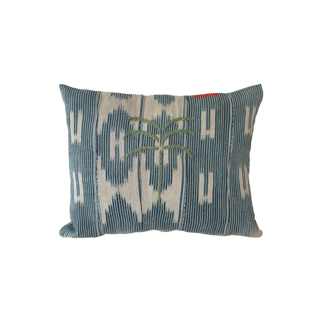 The_palmist_pillow_baule_blue_green_palm